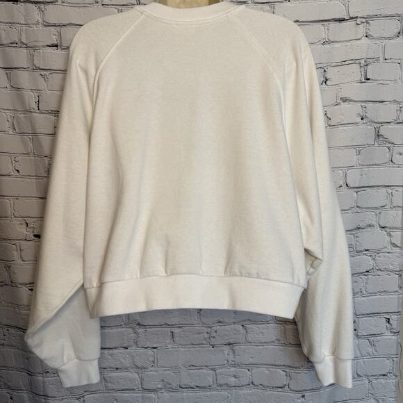 Levis Women’s White Cropped Logo Sweatshirt Size Medium EUC - Picture 3 of 7